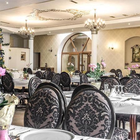 Hotel Ferdinand Hateg Luaran gambar