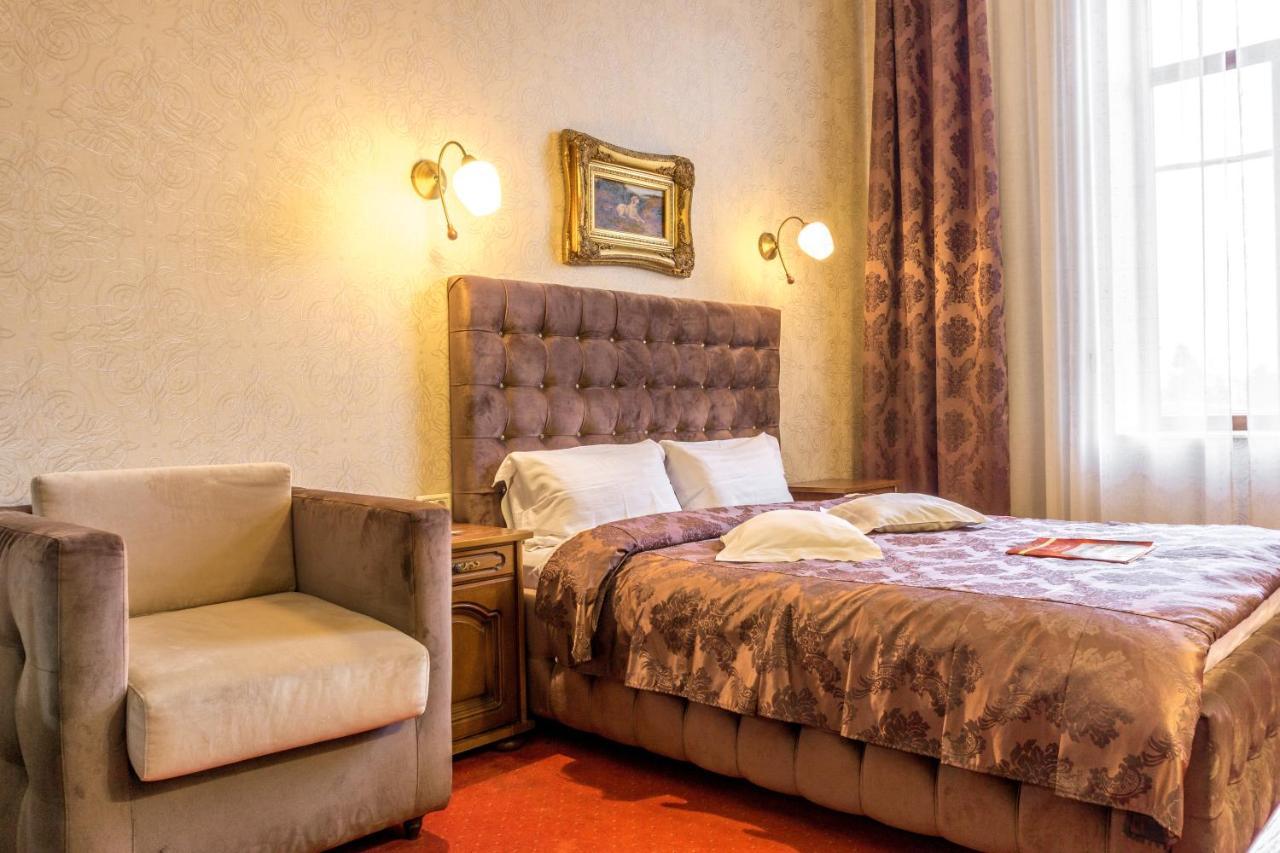 Hotel Ferdinand Hateg Luaran gambar