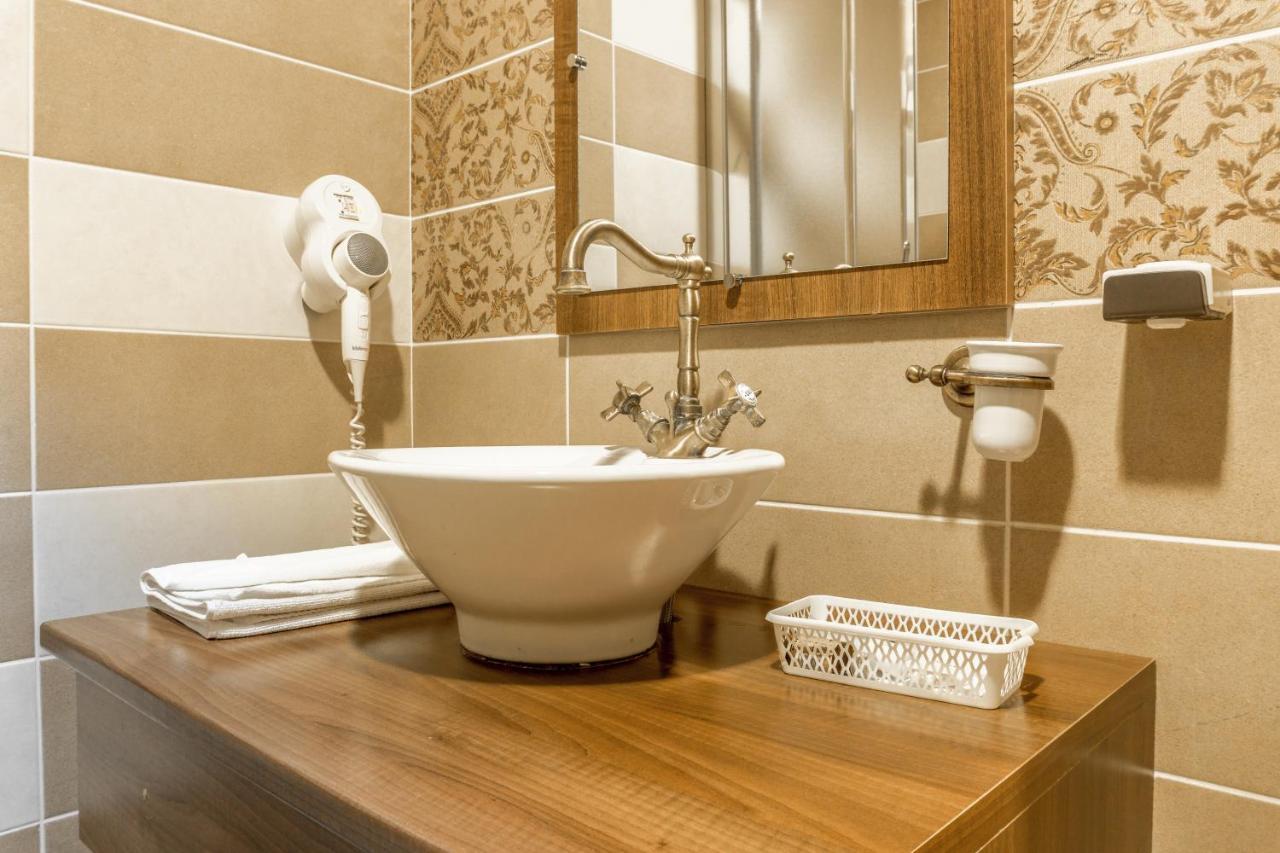 Hotel Ferdinand Hateg Luaran gambar