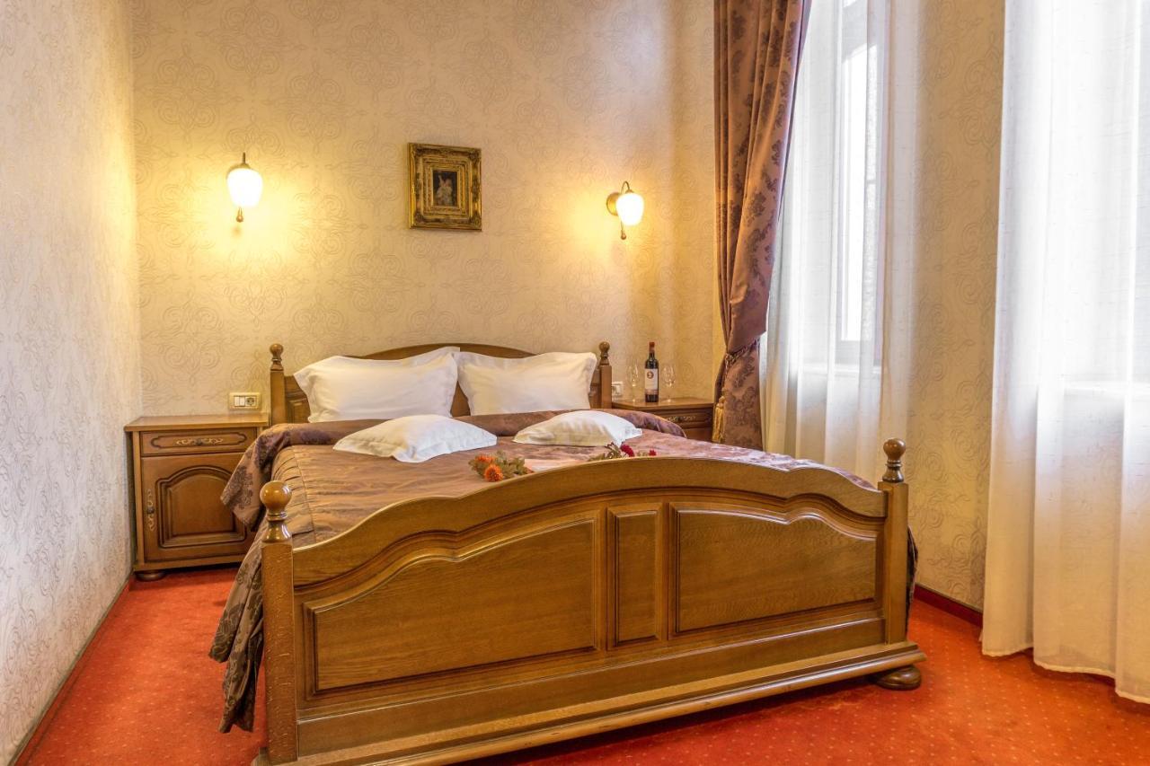 Hotel Ferdinand Hateg Luaran gambar