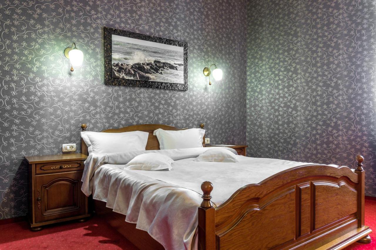 Hotel Ferdinand Hateg Luaran gambar