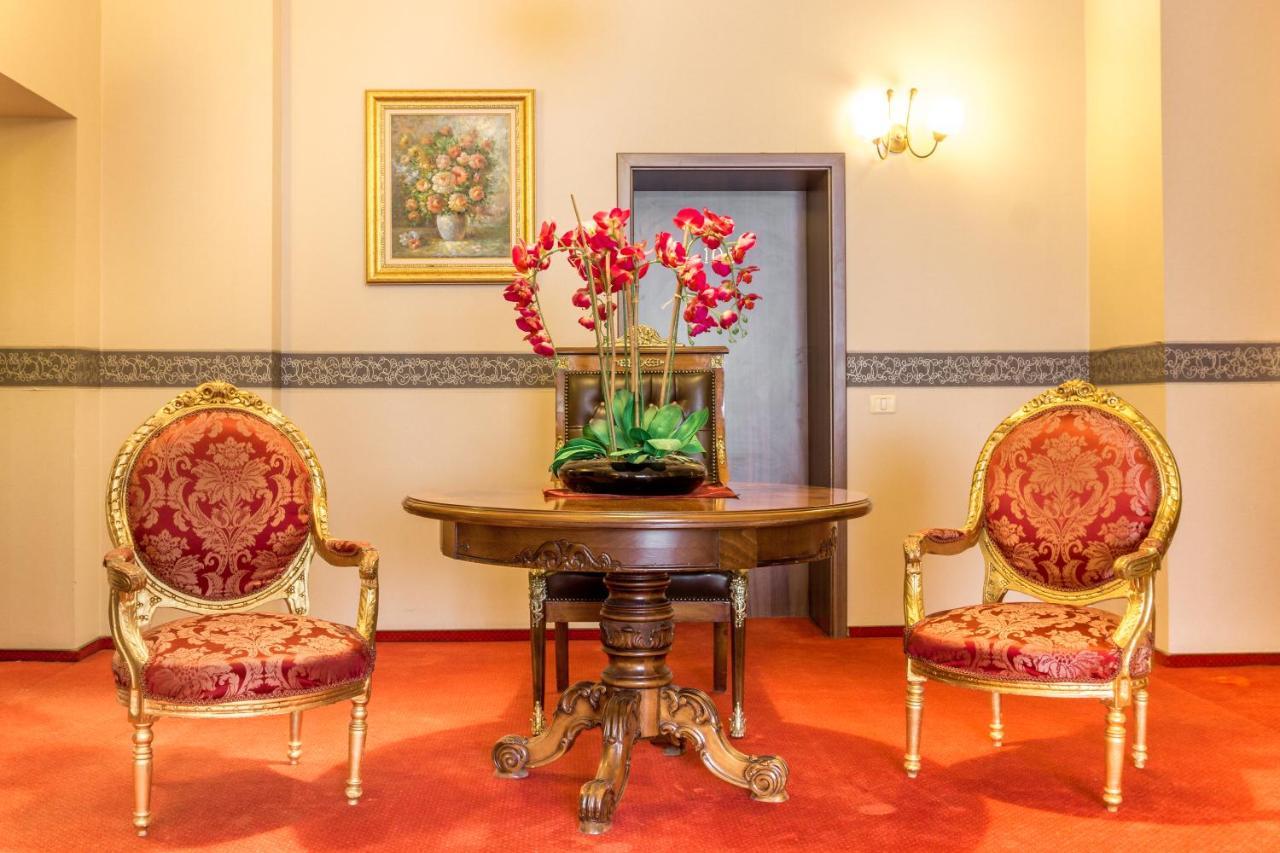 Hotel Ferdinand Hateg Luaran gambar