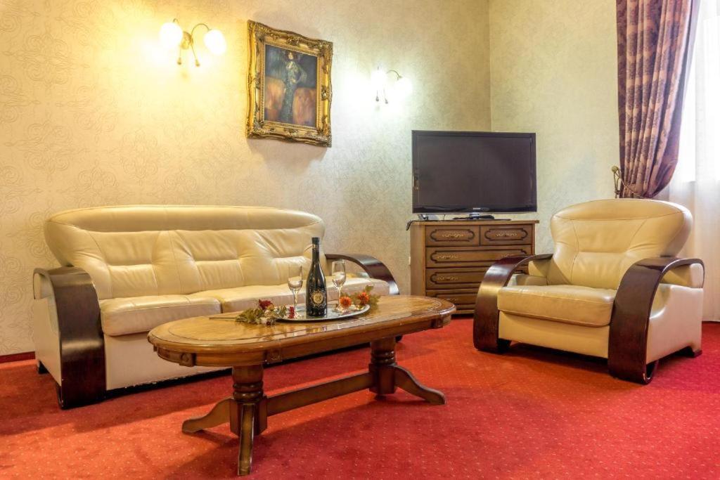 Hotel Ferdinand Hateg Luaran gambar
