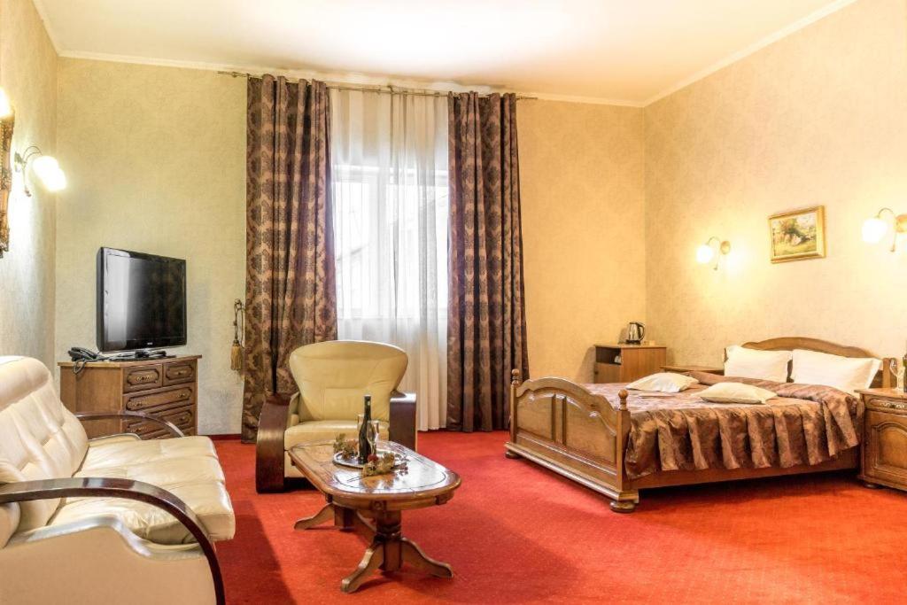 Hotel Ferdinand Hateg Luaran gambar